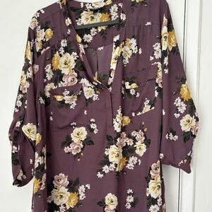 Floral Elegance V-Neck Quarter-Sleeve Blouse"